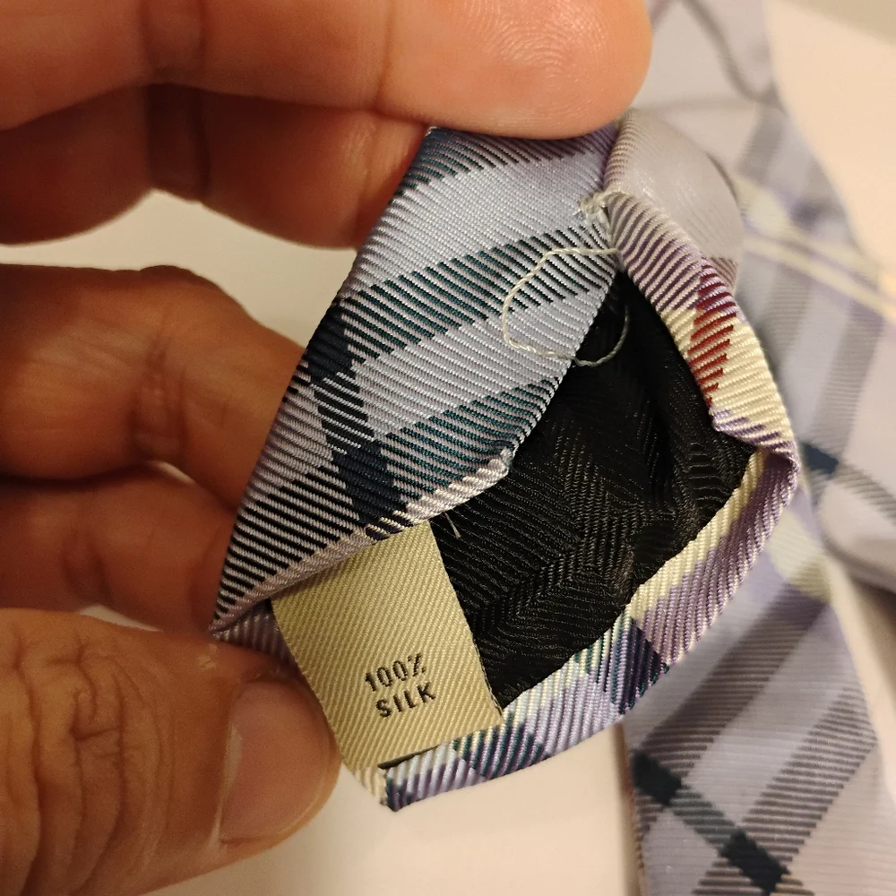 Burberry Mens Iconic Nova Check Skinny Tie 100% Silk - Picture 12 of 13